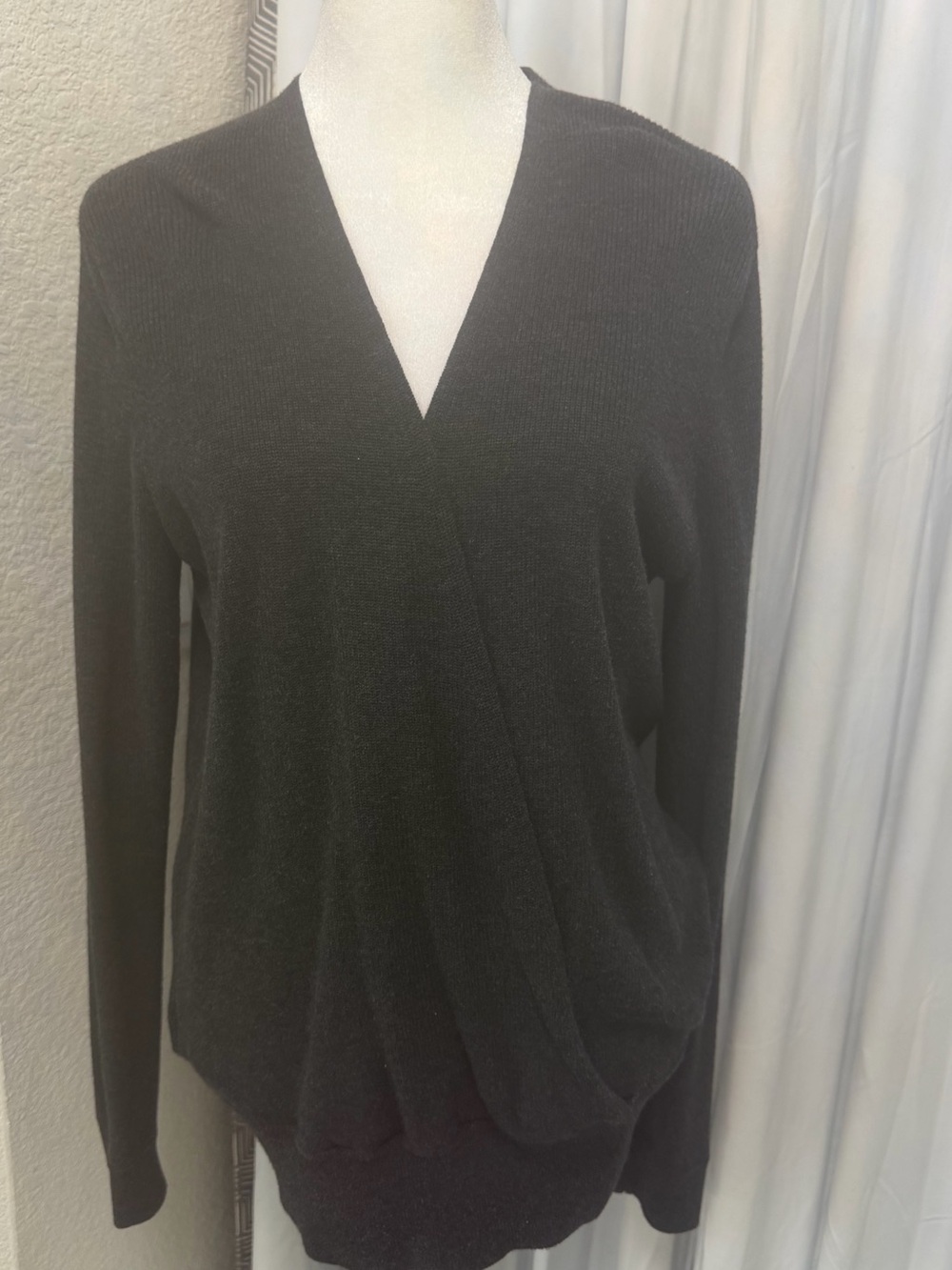 Ann Taylor Gray Wool Blend Surplice Faux Wrap Pullover Sweater - EUC - Size L